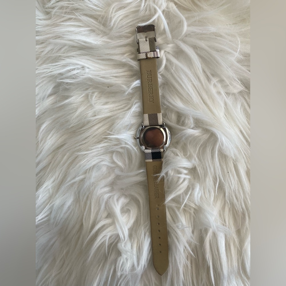 ✨Burberry rare diamond watch ✨genuine leather - Picture 8 of 9